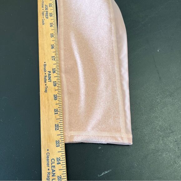 Fabletics On-The-Go PowerHold High-Waisted Rosebloom Heather Capri Leggings 0685 - Picture 14 of 15